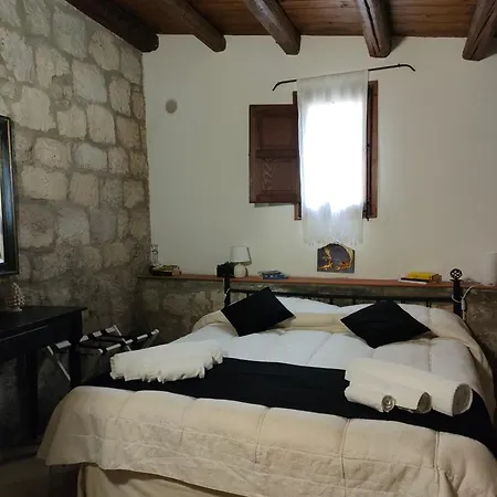 Borgo I Stritti Konukevi