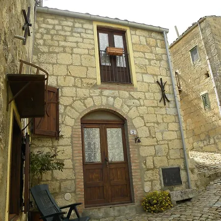 Borgo I Stritti Konukevi 3*